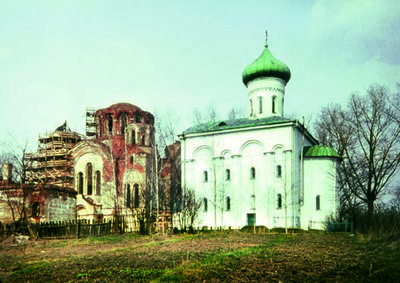 21.Спасский храм и Кресто-Воздв. собор.Фото 1980-х годов